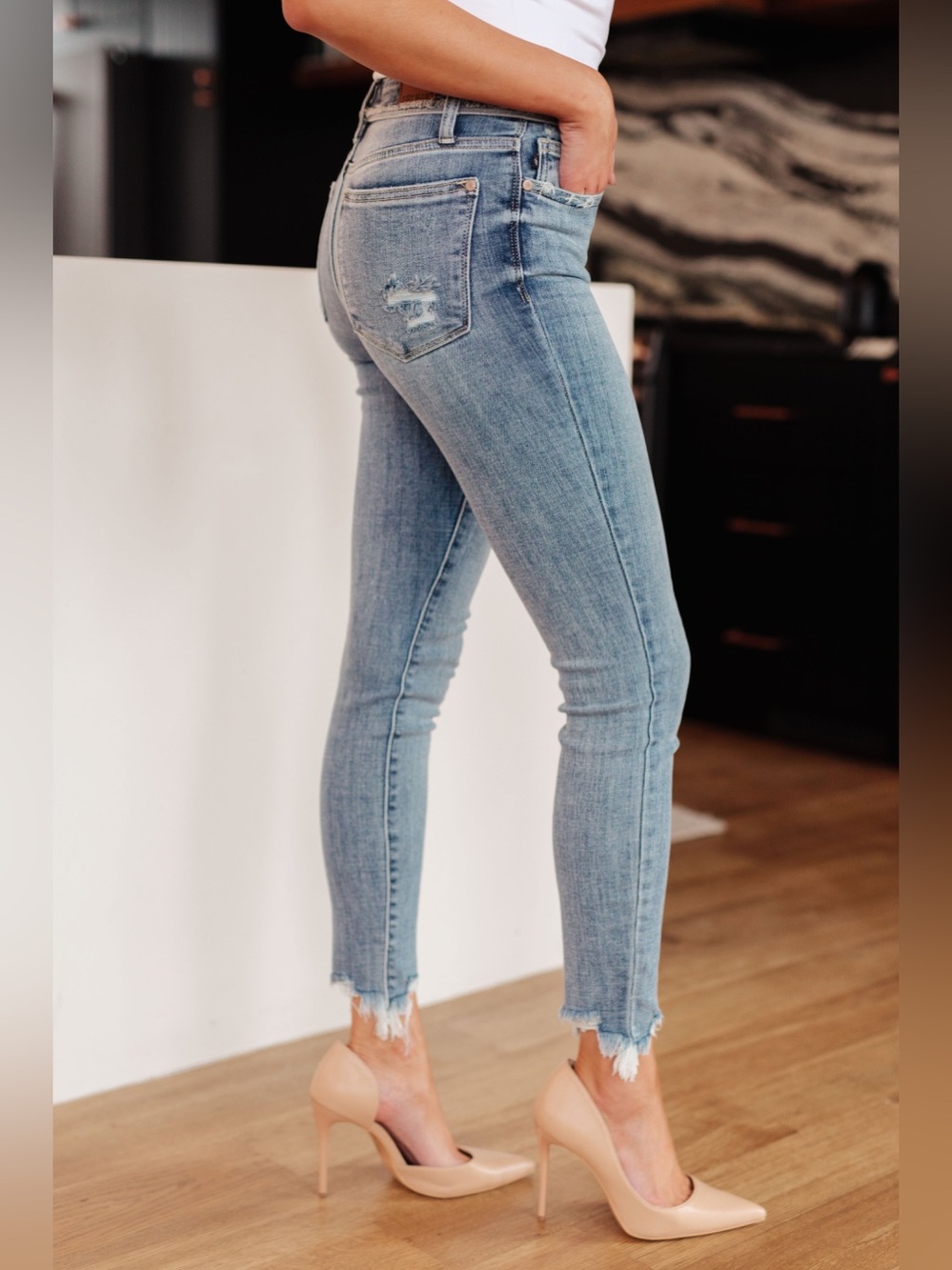 Judy Blue • Sherry • Mid Rise Release Waistband Detail Skinny Fit • Raw Hemline